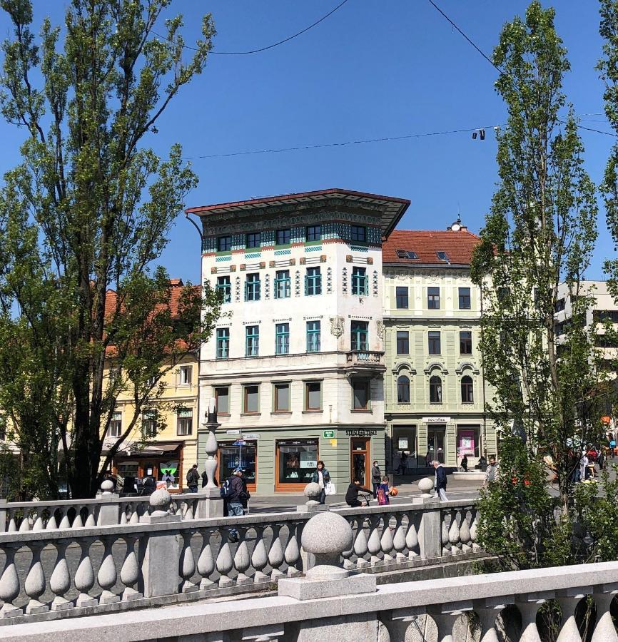 Triple Bridge Ljubljana Apartment Exterior photo
